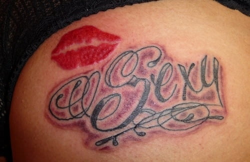 Tatuaje de labios.
 #91696892