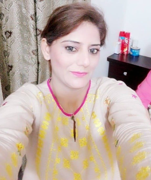 CUTE PAKI WIFE #101040875