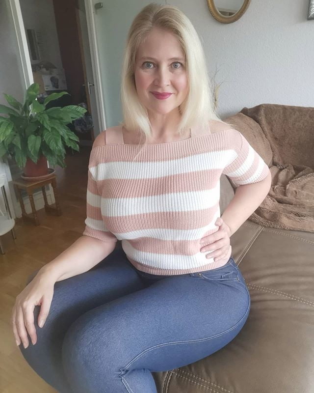 Sandra Busty Slut #99027795