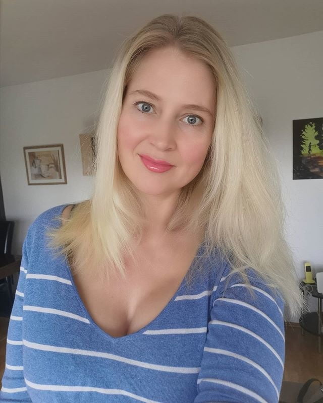 Sandra Busty Slut #99027824