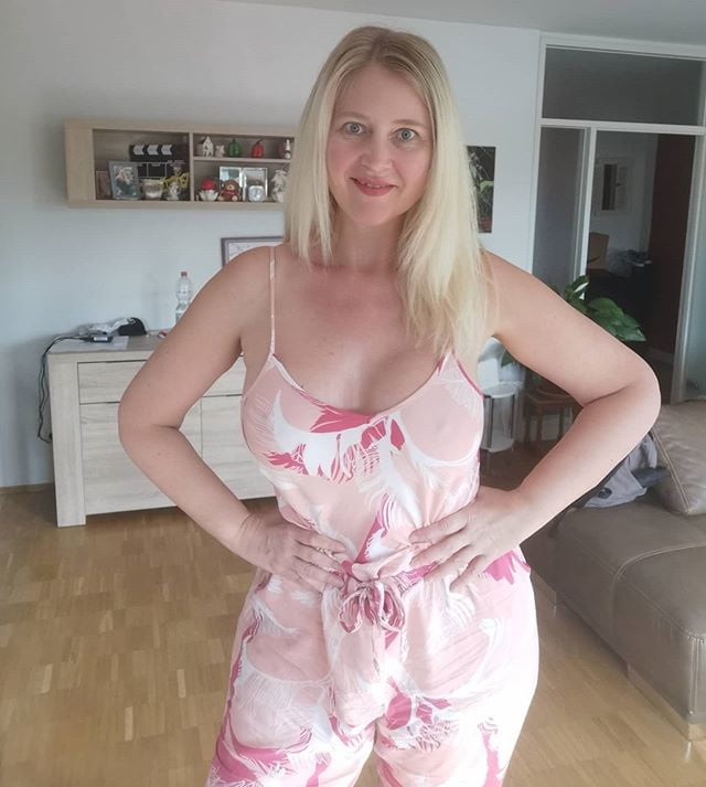 Sandra Busty Slut #99027830