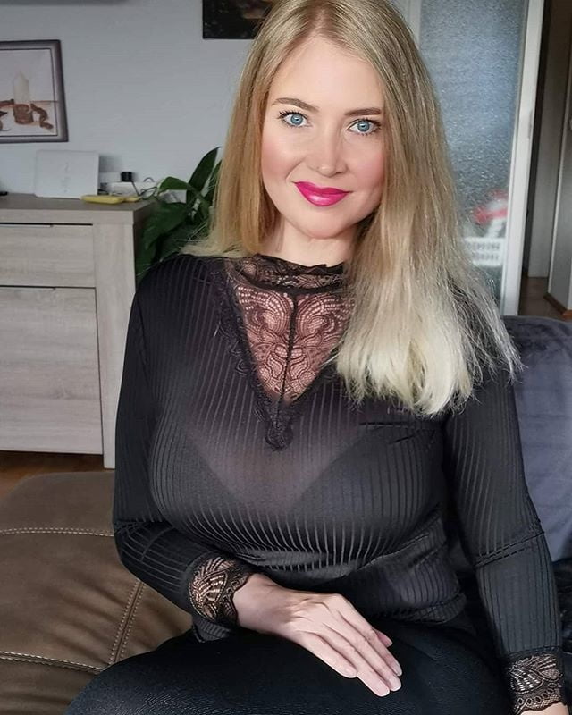 Sandra Busty Slut #99027833