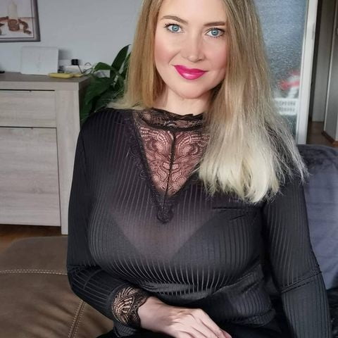 Sandra Busty Slut #99027853