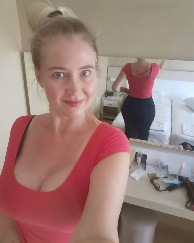 Sandra Busty Slut #99028024