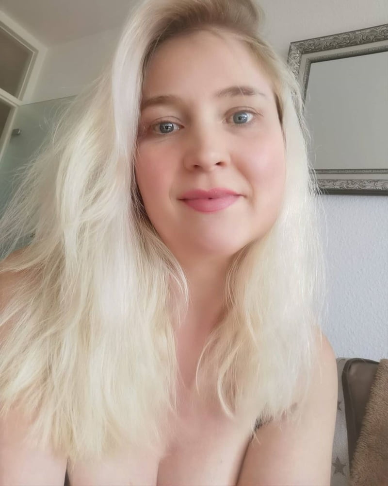 Sandra Busty Slut #99028119