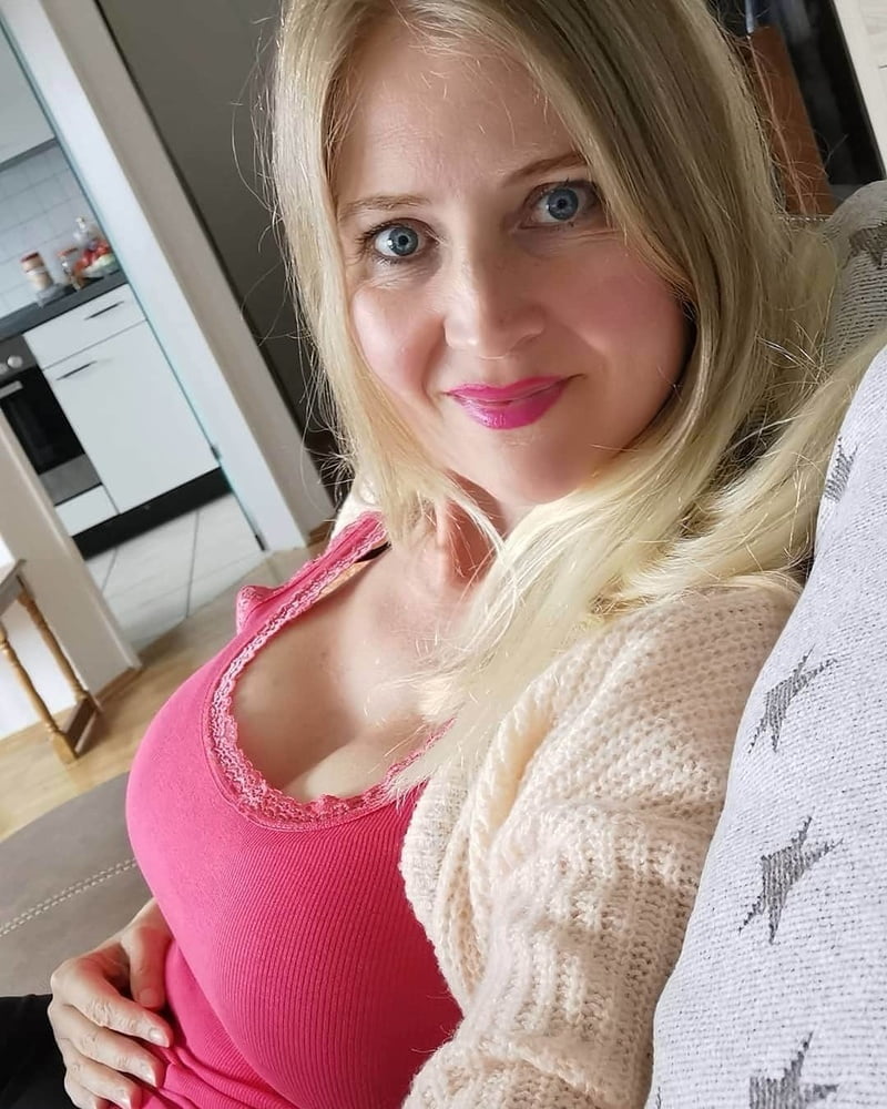 Sandra Busty Slut #99028234