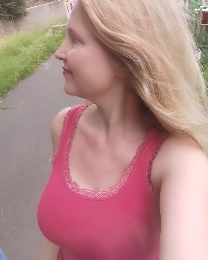 Sandra Busty Slut #99028411