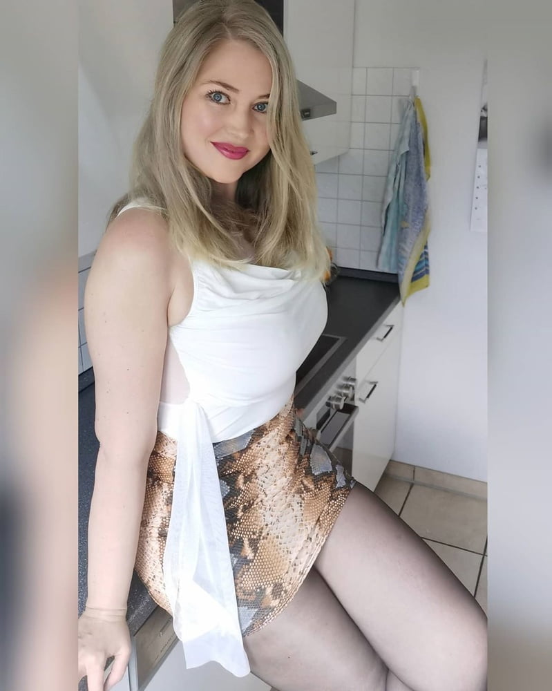 Sandra Busty Slut #99028990