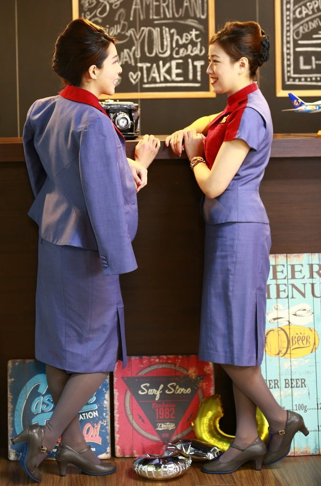 Flugbegleiterinnen in Strumpfhosen - #005 air china girls
 #94077475