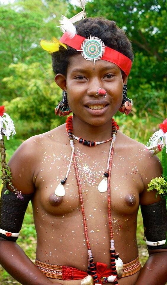 アフリカの部族 - ソロの女の子
 #92281179