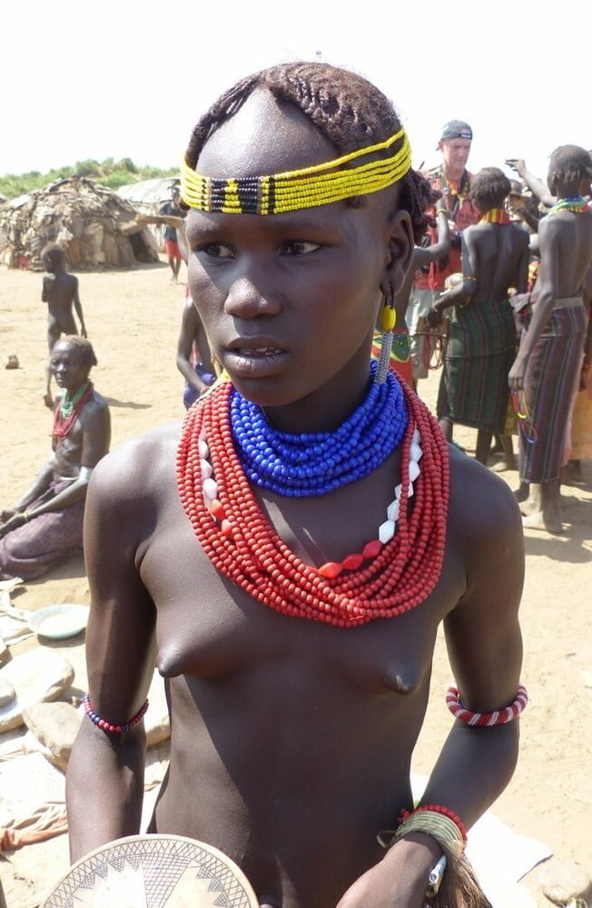 アフリカの部族 - ソロの女の子
 #92281191