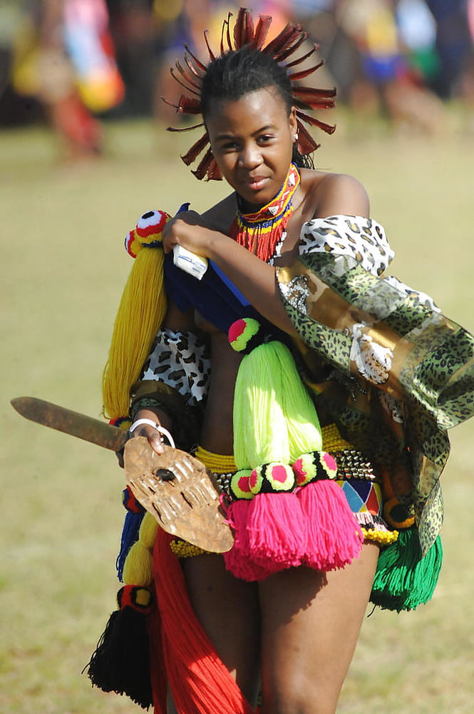 アフリカの部族 - ソロの女の子
 #92281215