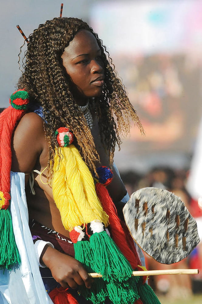 アフリカの部族 - ソロの女の子
 #92281218