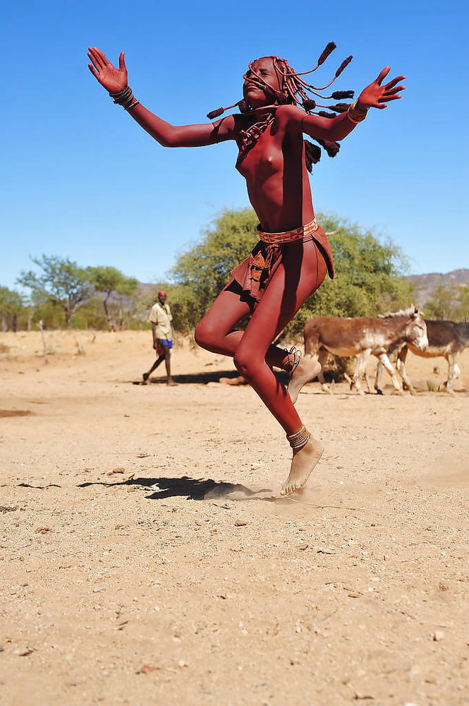 アフリカの部族 - ソロの女の子
 #92281230