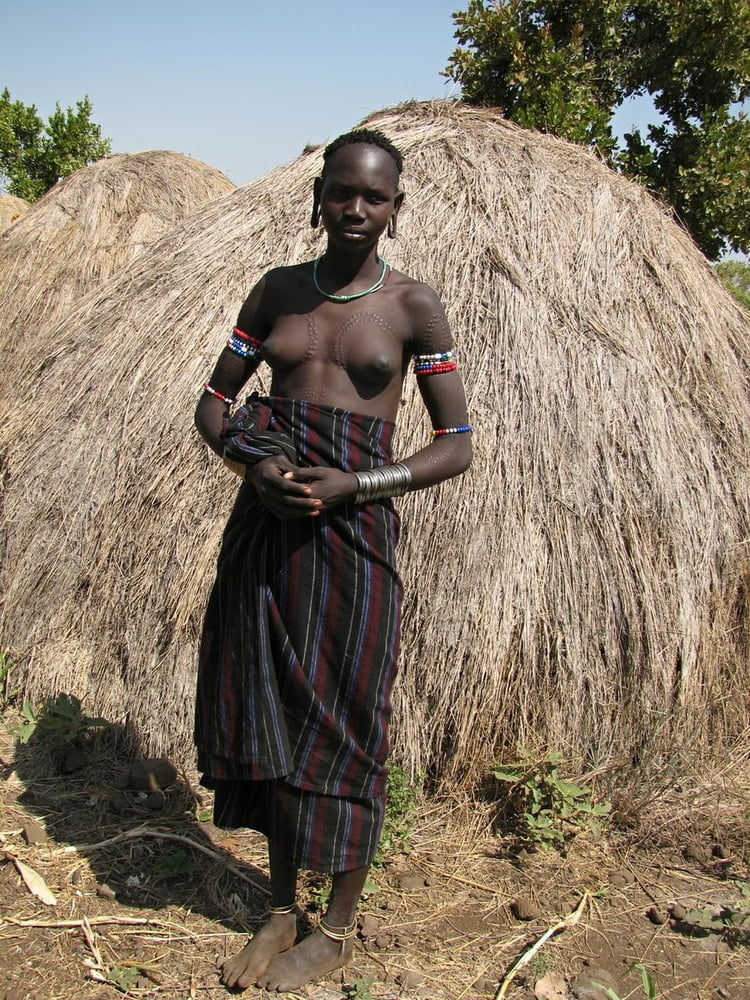 Afrikanische Stämme - Solo-Mädchen
 #92281236