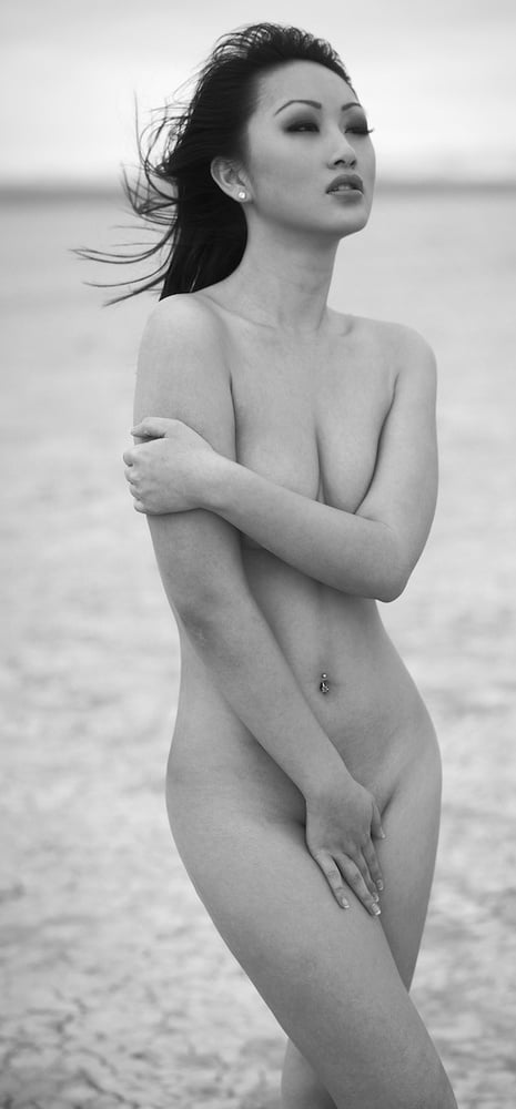 Nude women in Black &amp; White #105830492