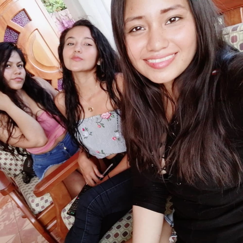 Morenita #87405274