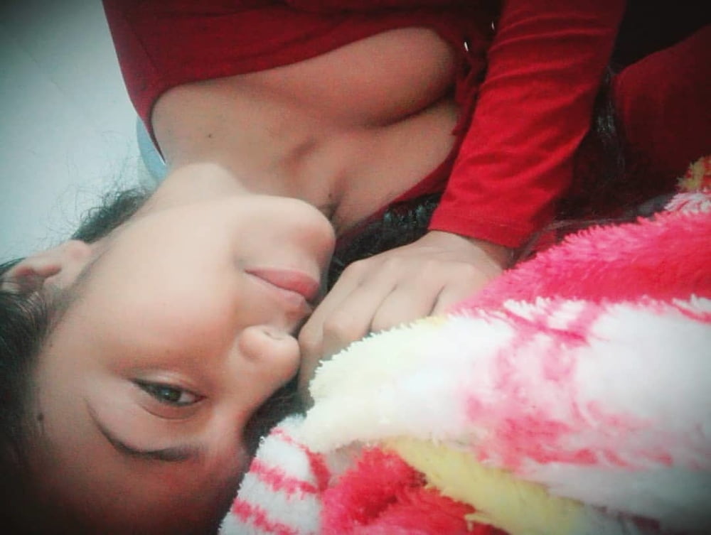 Morenita #87405279