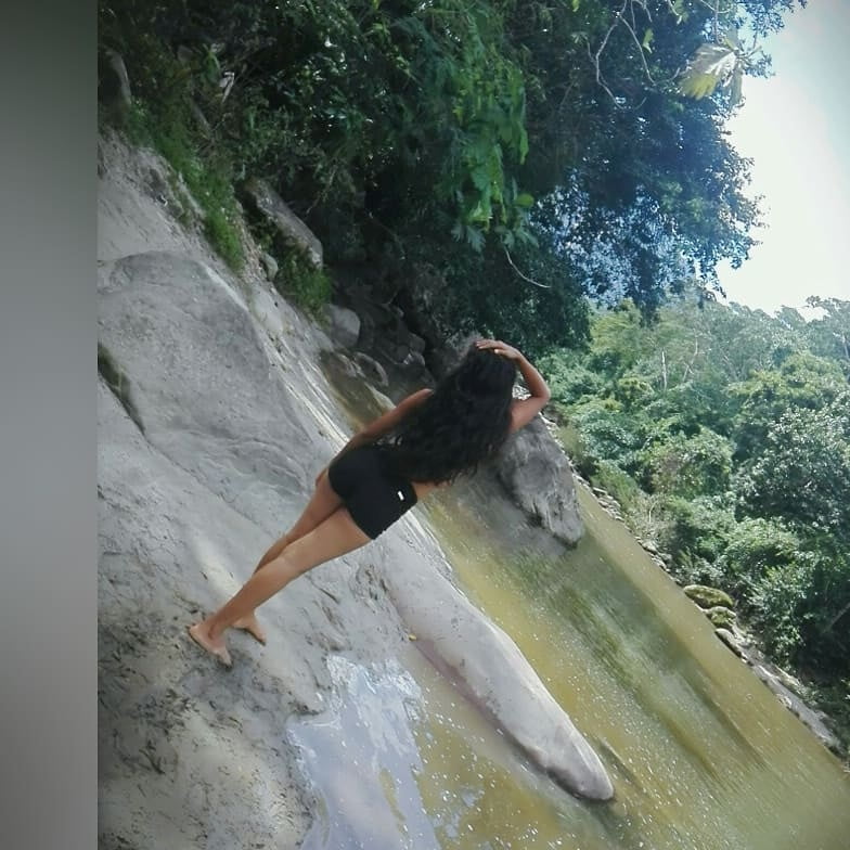 Morenita #87405292