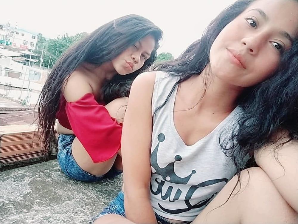 Morenita #87405321