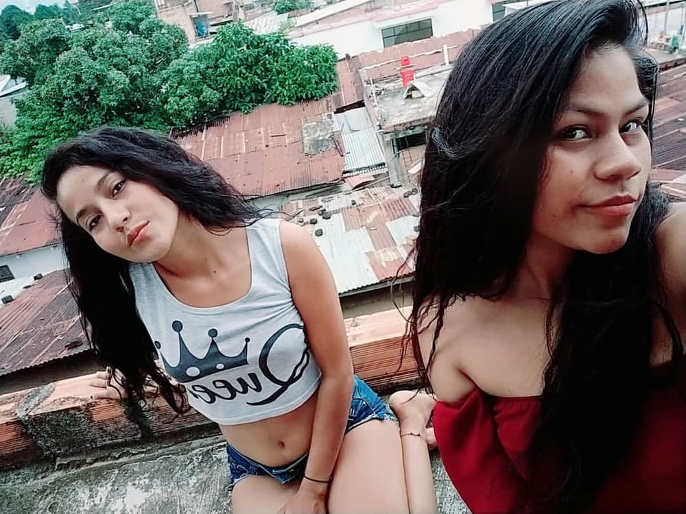 Morenita #87405330