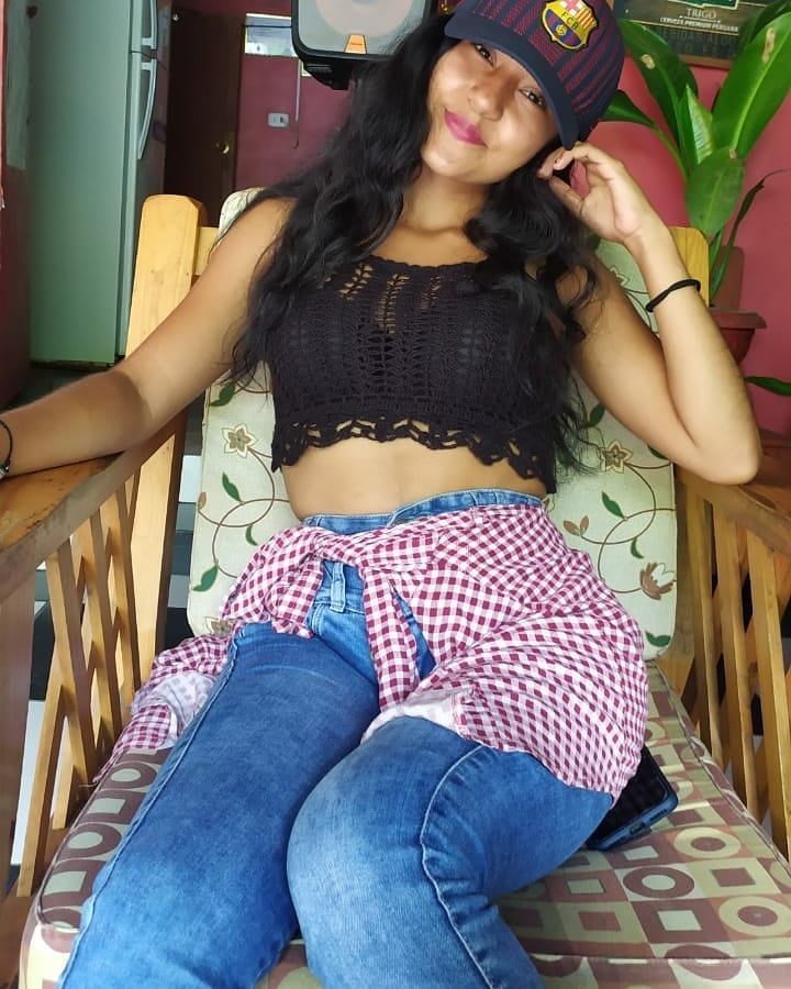 Morenita #87405351