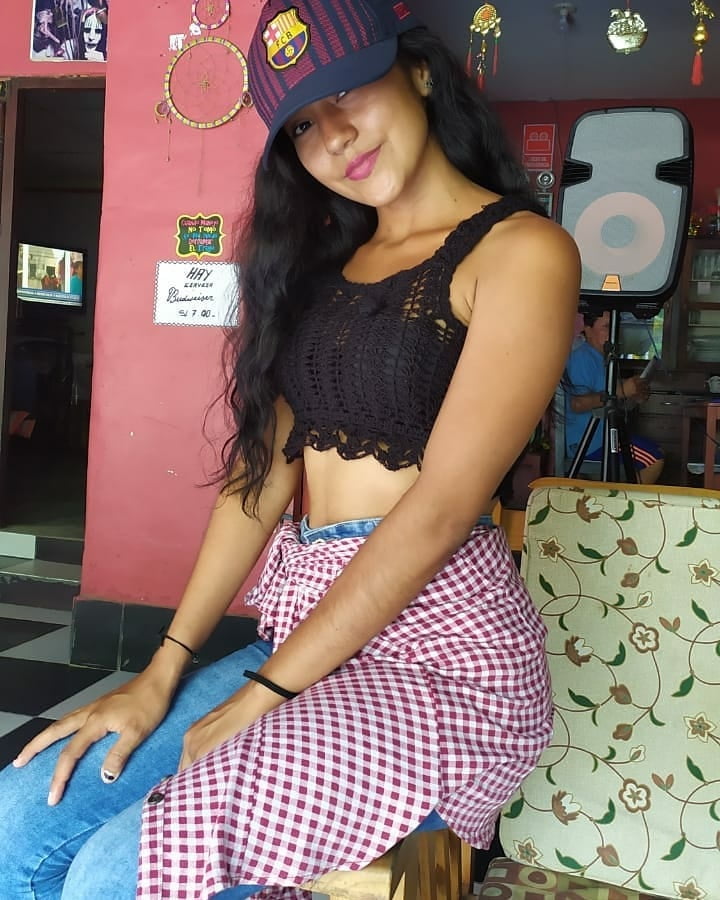 Morenita #87405357