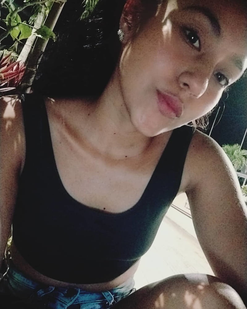 Morenita #87405395