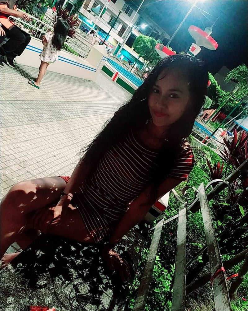 Morenita #87405413