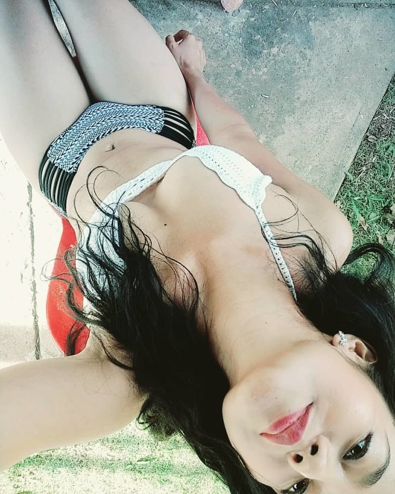 Morenita #87405430