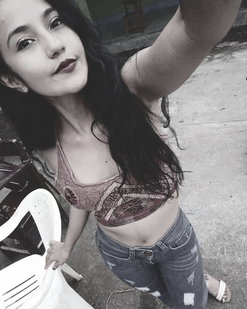 Morenita #87405457