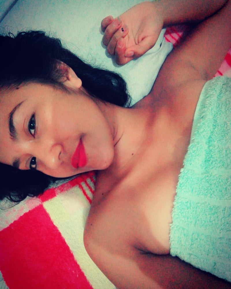 Morenita #87405512