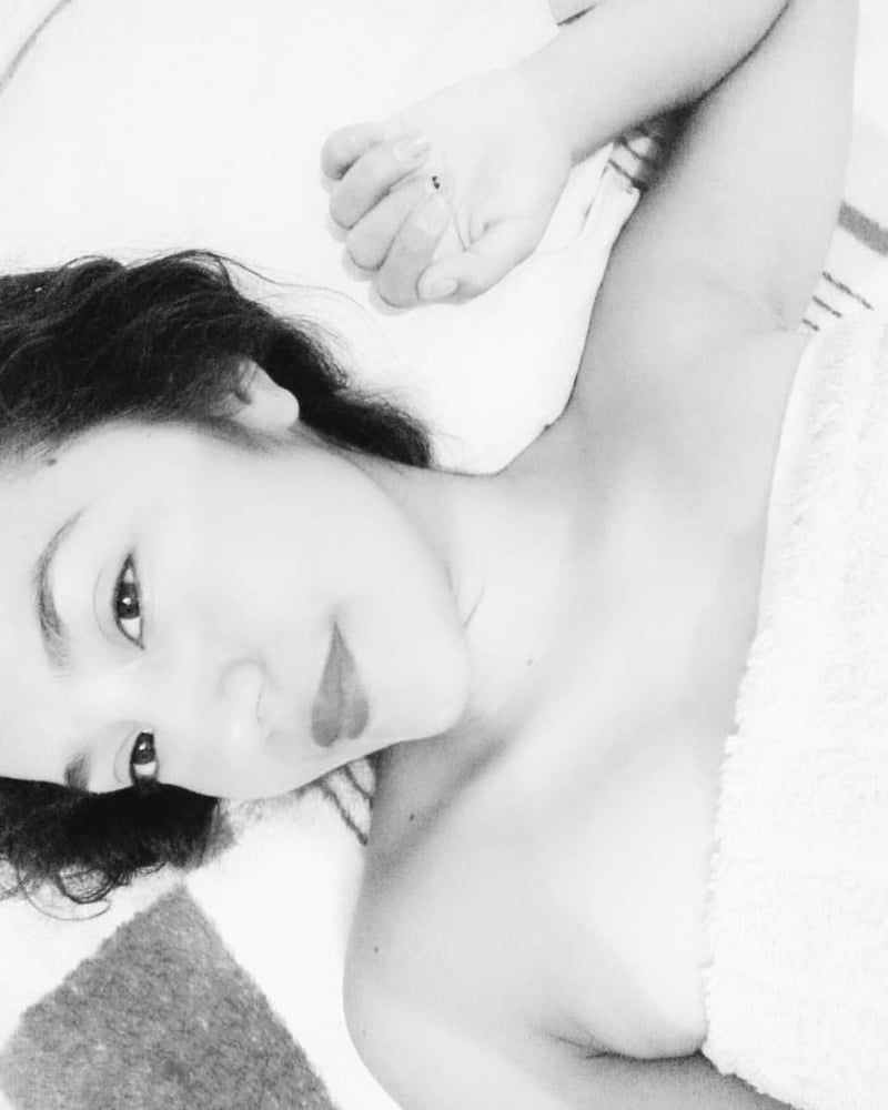 Morenita #87405518