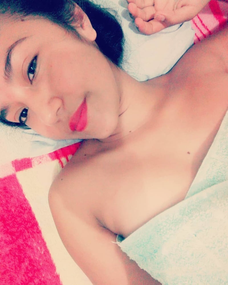 Morenita #87405526