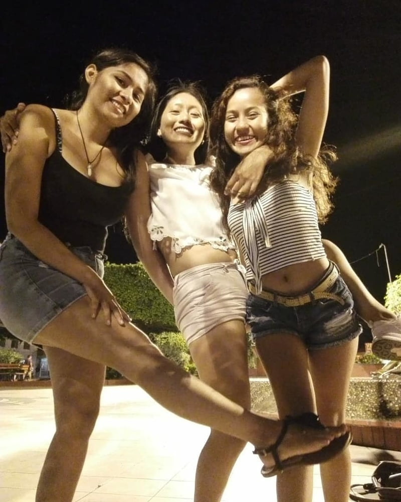 Morenita #87405538