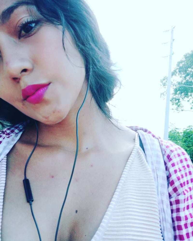 Morenita #87405544