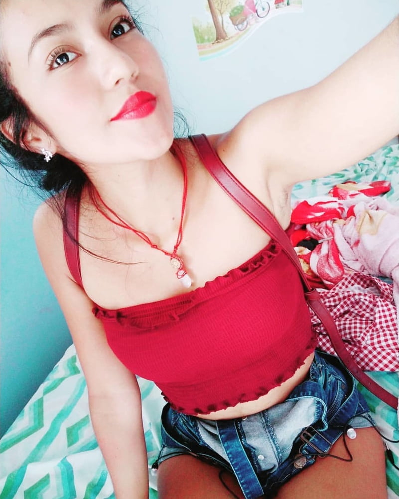 Morenita #87405550