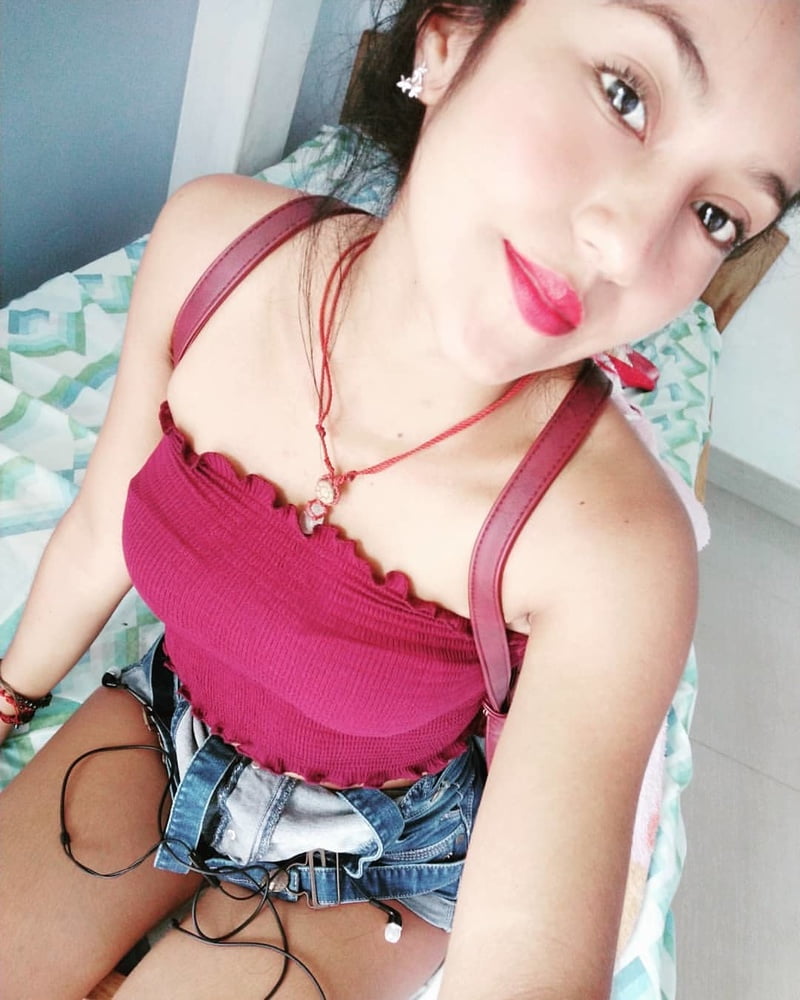 Morenita #87405559