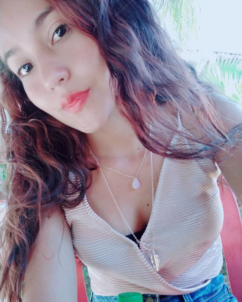 Morenita #87405570