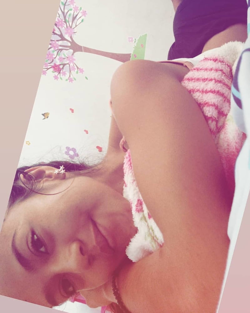 Morenita #87405606