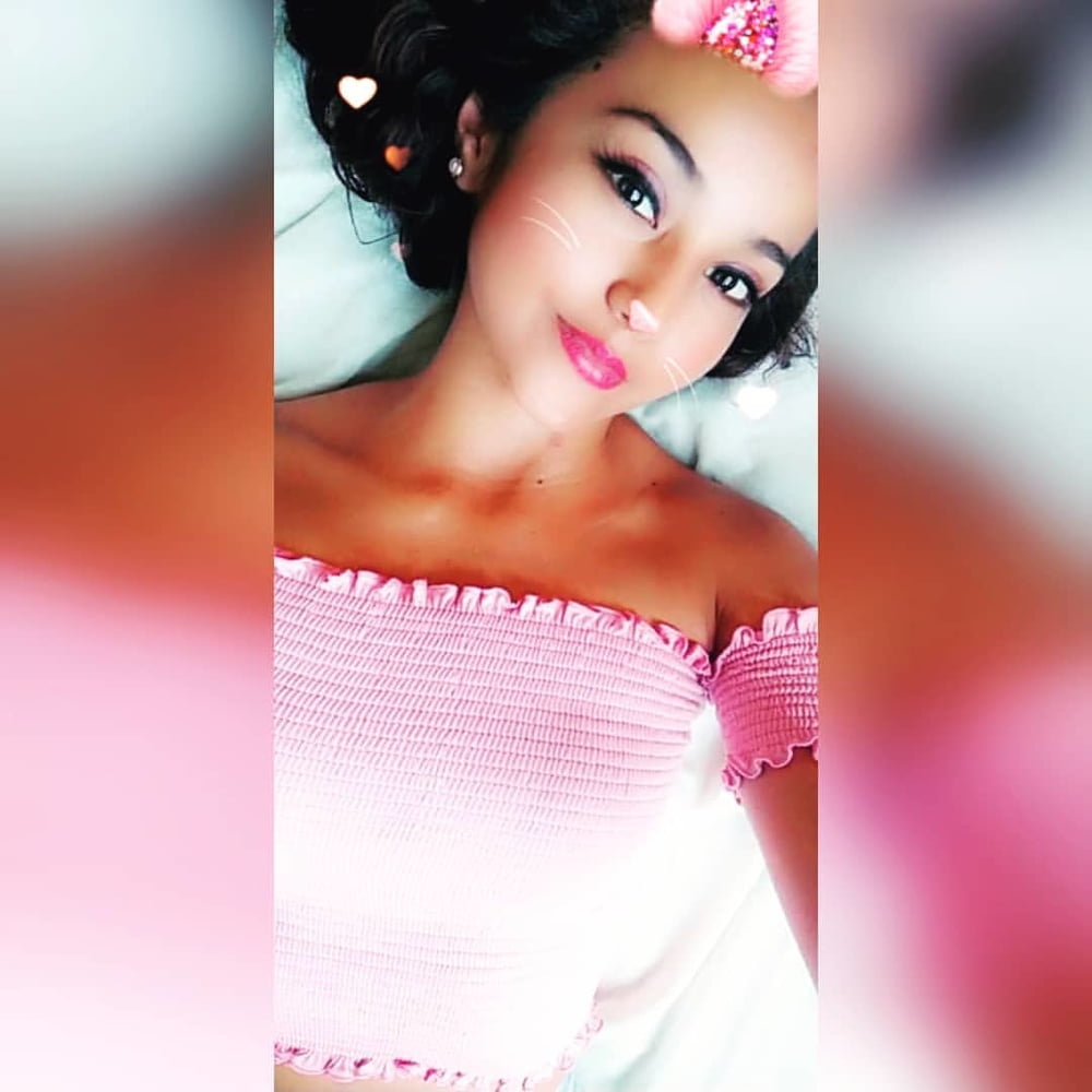 Morenita #87405657