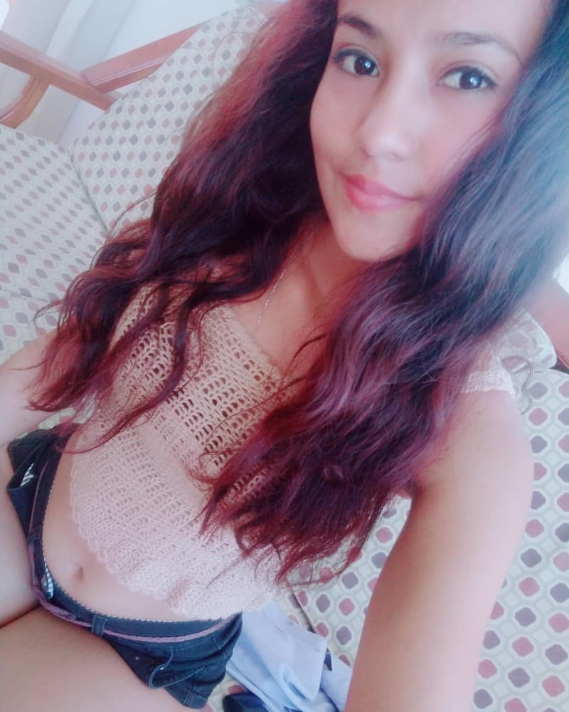 Morenita #87405717