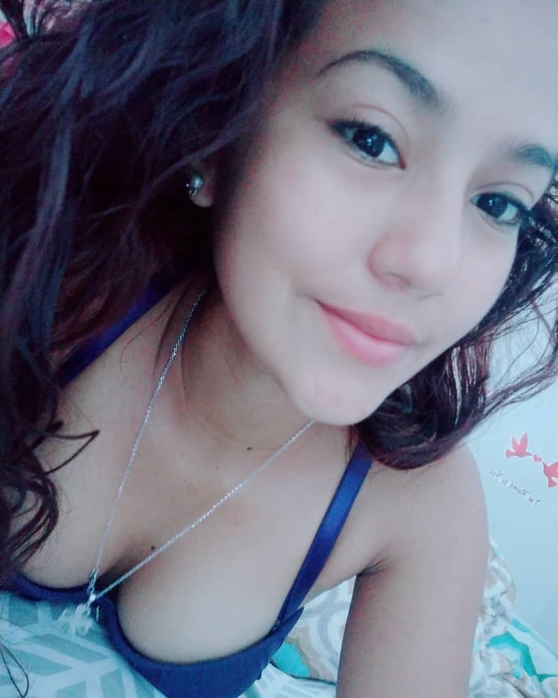 Morenita #87405762