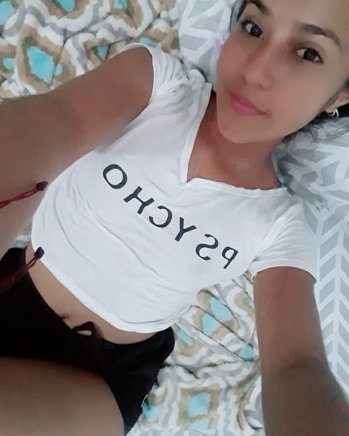 Morenita #87405778