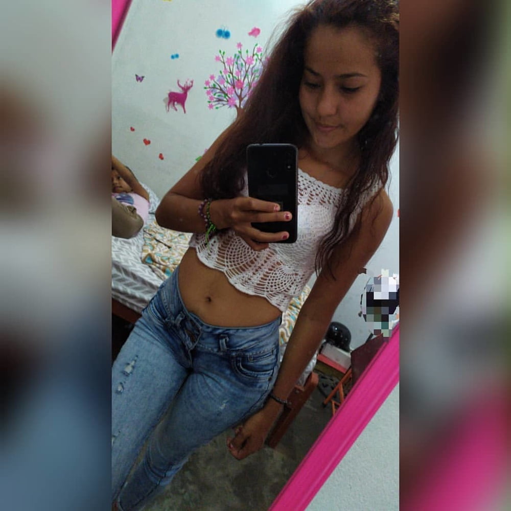 Morenita #87405783
