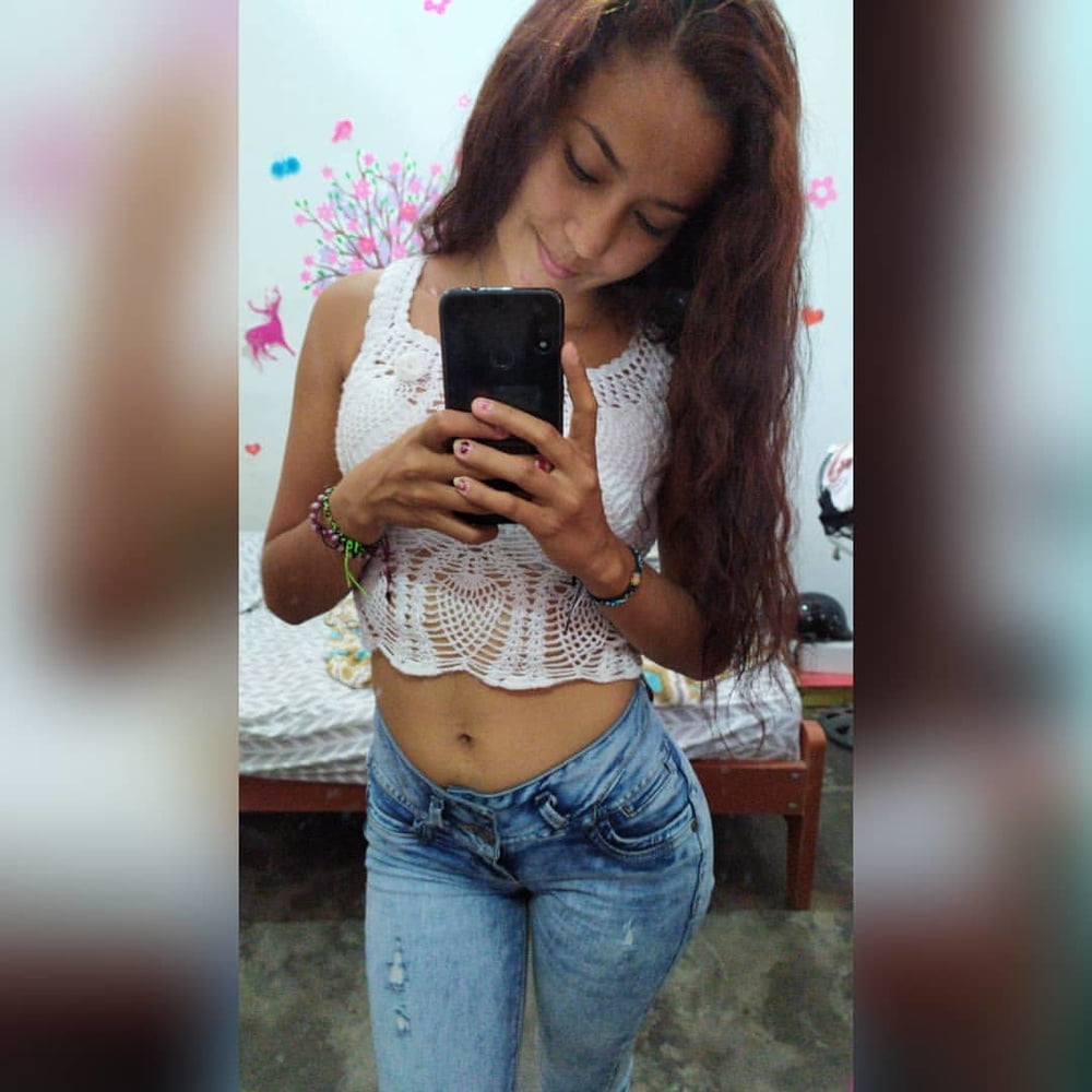 Morenita #87405789
