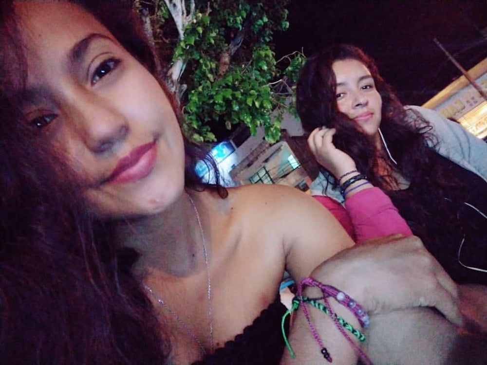 Morenita #87405791