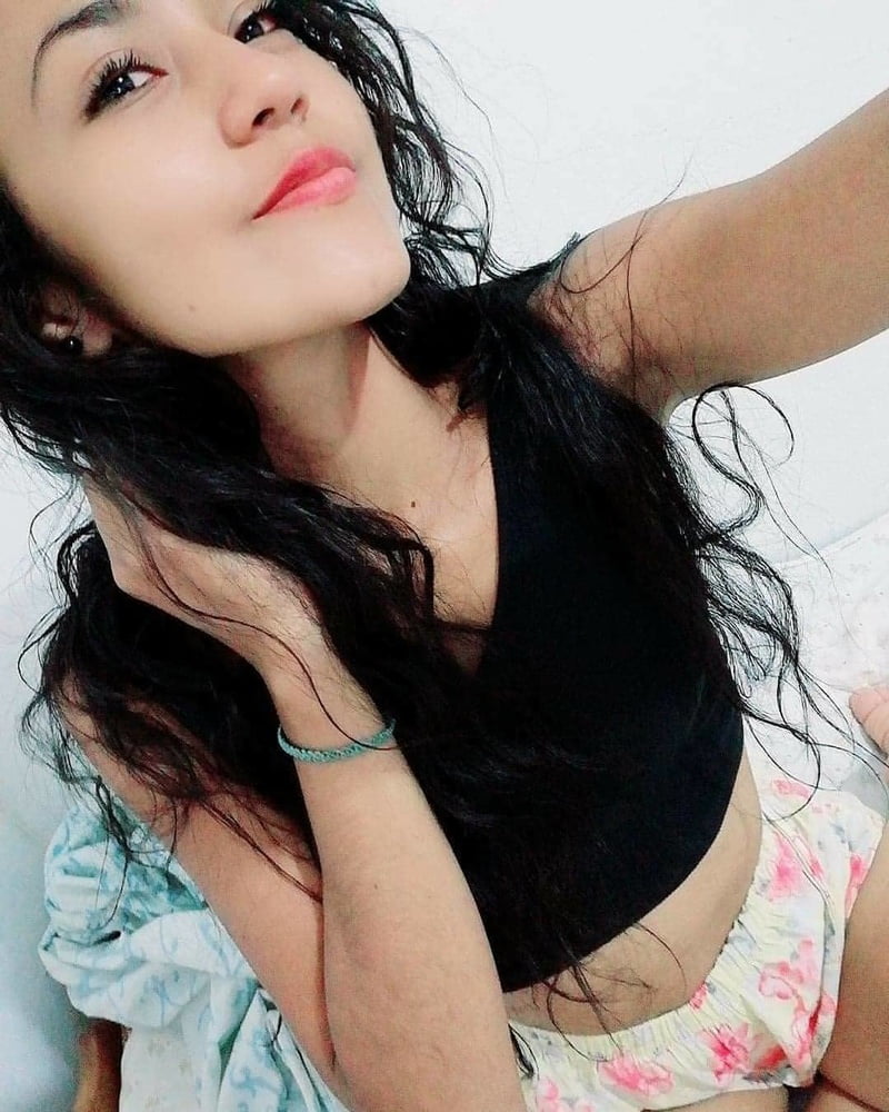 Morenita #87405795