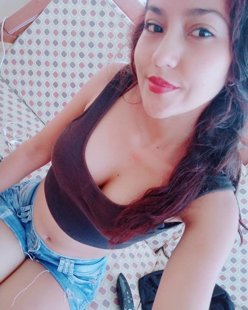 Morenita #87405809