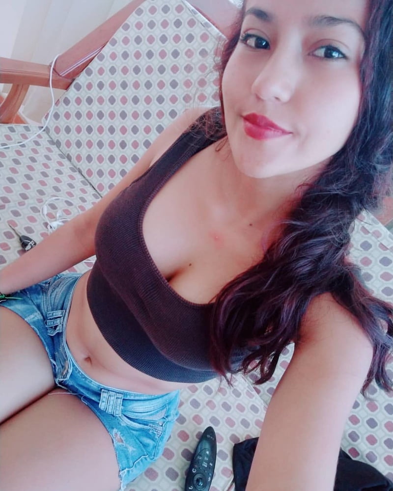 Morenita #87405812